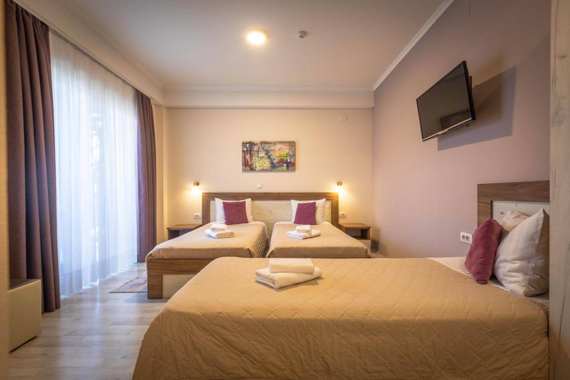 Boulevard Apartments เกฟเกลียา ภายนอก รูปภาพ