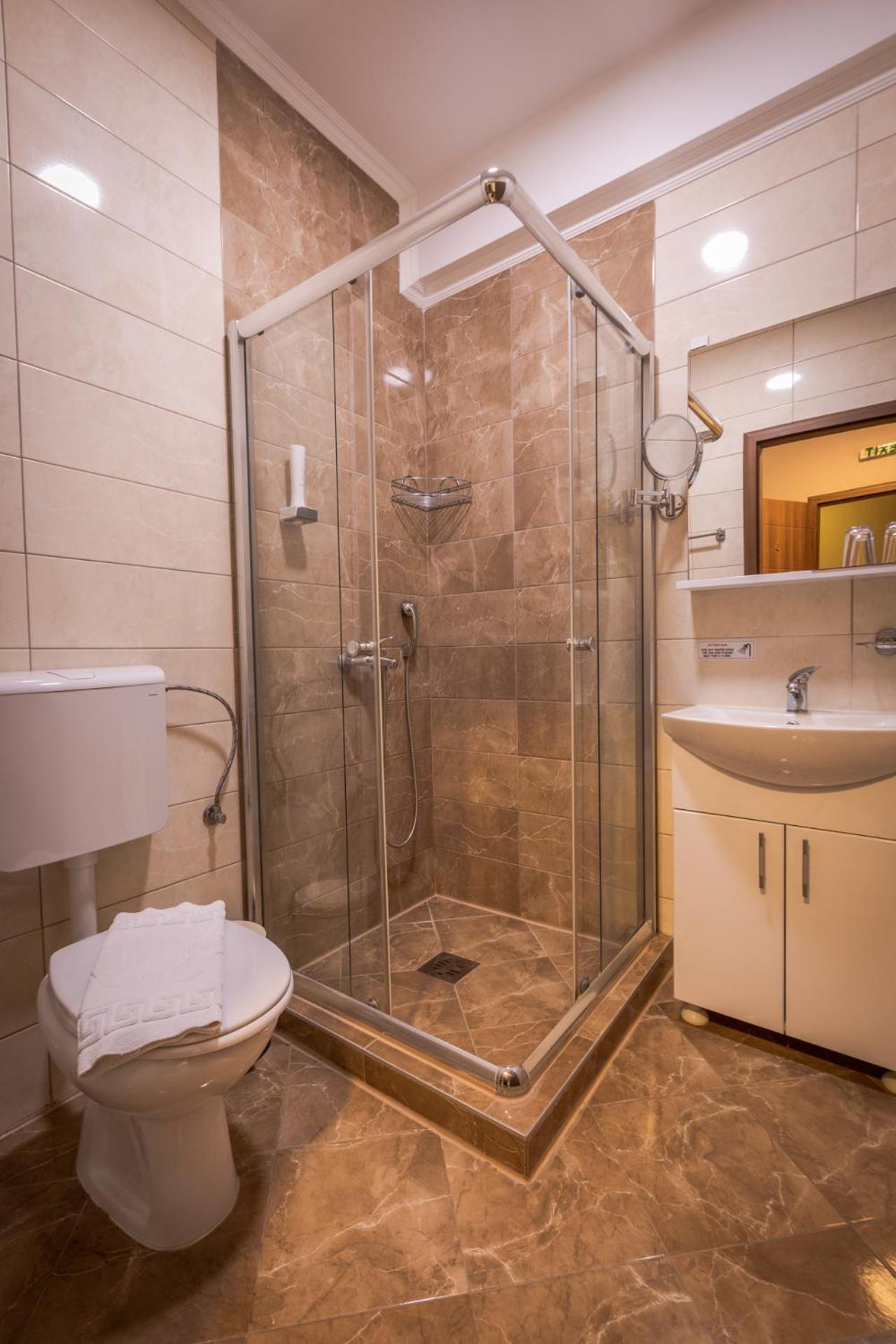 Boulevard Apartments เกฟเกลียา ภายนอก รูปภาพ